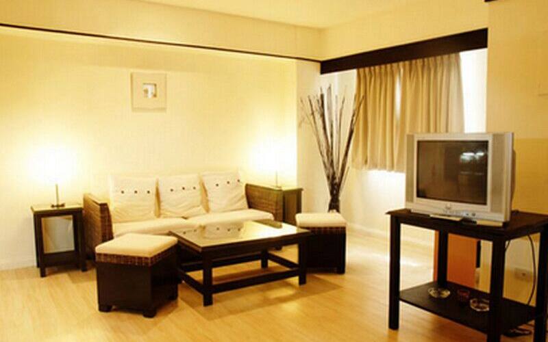 Pali Hills Service Apartment, Mumbai 5